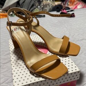 Elegant Tan Block Heel Sandals